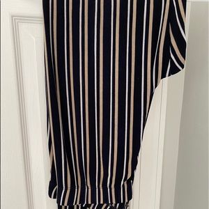 Chico’s Size 1 travelers ankle pants